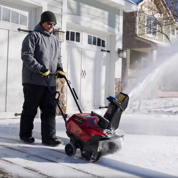 18 in. (46 cm) Power Clear® 518 ZE Electric Start Gas Snowblower - Image 4